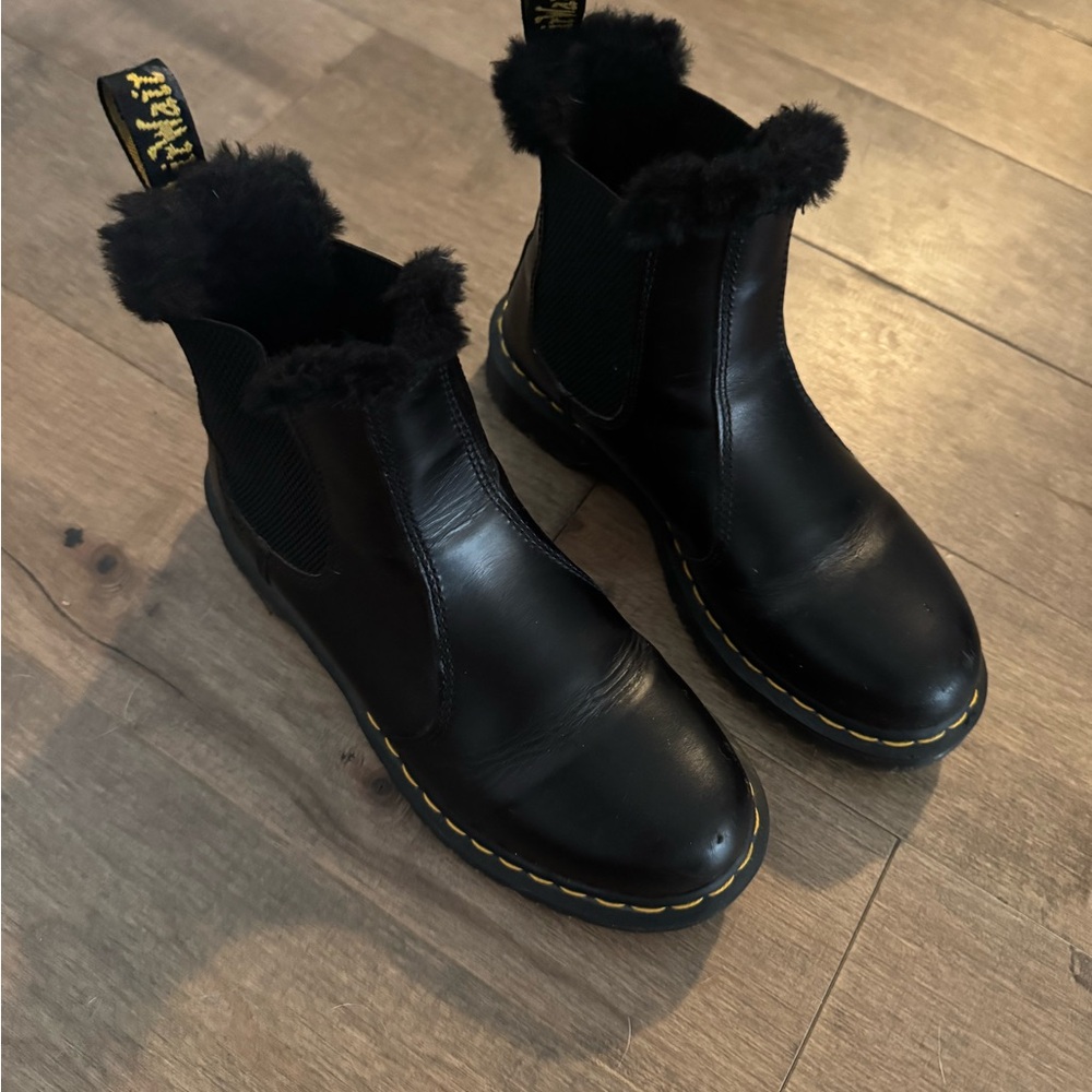 Dr. Martens Leonore Faux fur lined boots